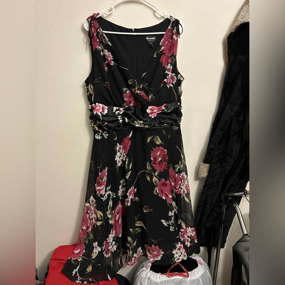 Connected Woman Black Dress with Pink Floral Pattern size 16W